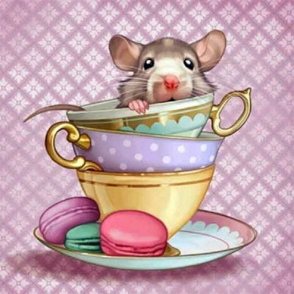 Maus im Becher